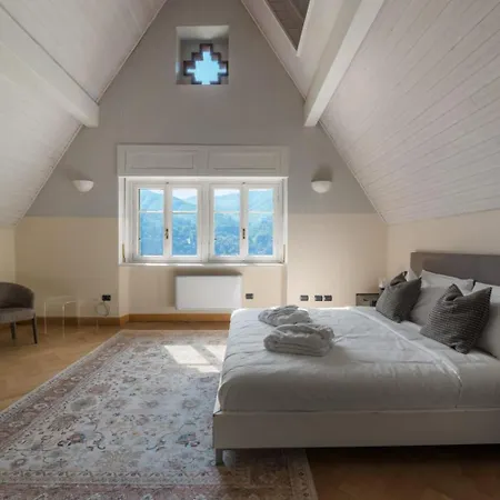 Ruby With View By Petra Luxury * Laglio